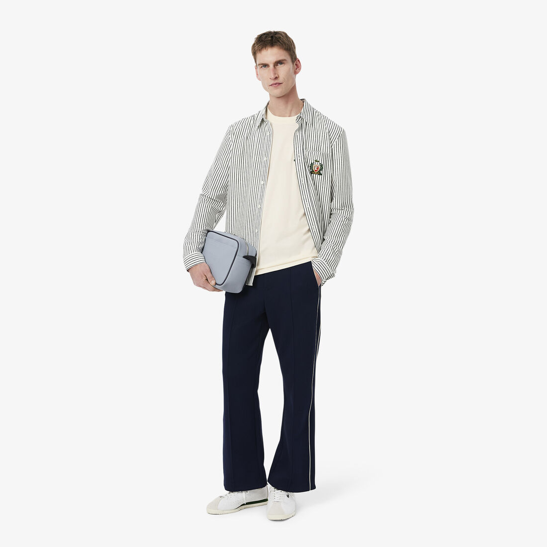 تي شيرت بشارة مطرزة صناعة فرنسية تي شيرت بشارة مطرزة صناعة فرنسية