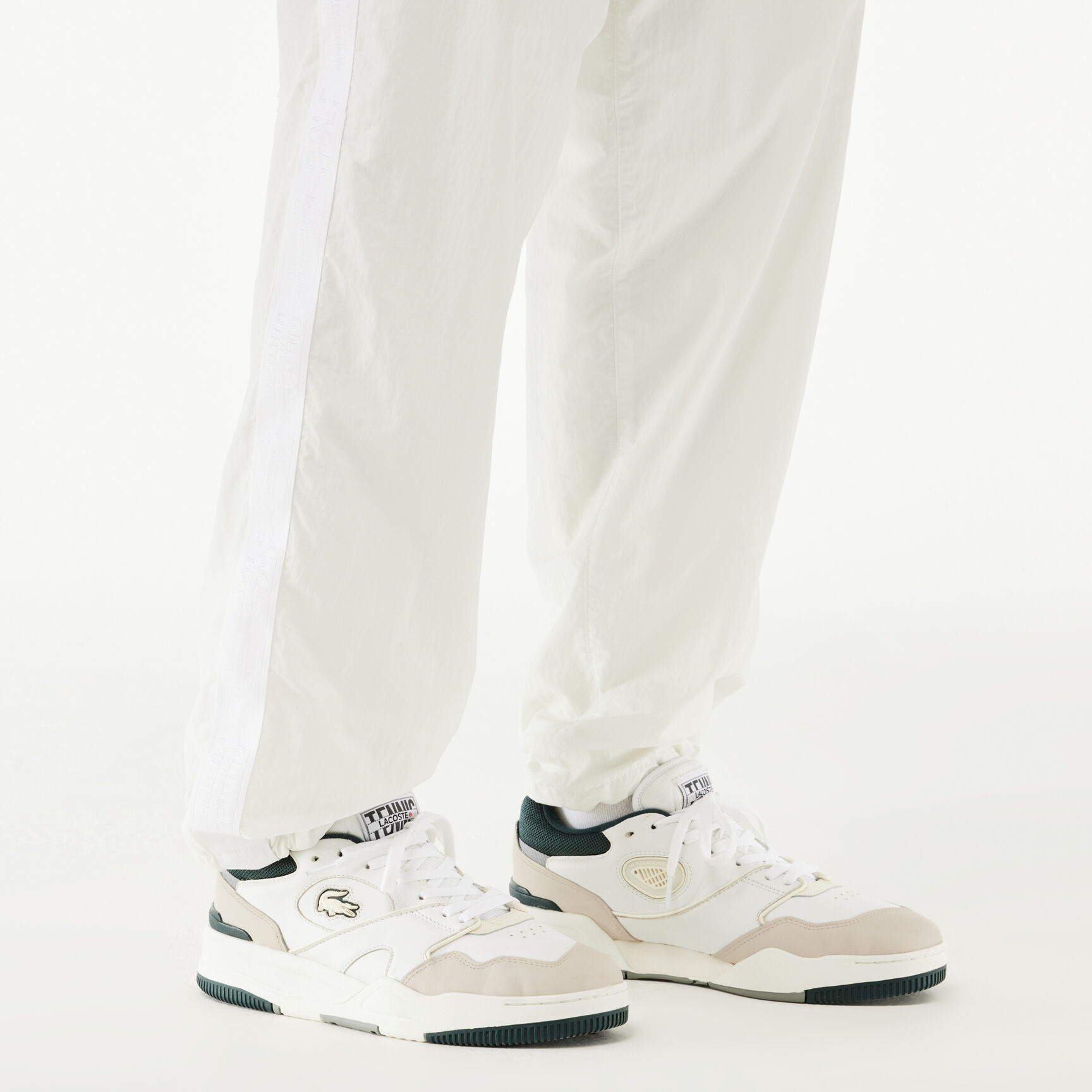 سنيكرز لاين شوت بوجه علوي مليء بالعروات للرجال سنيكرز لاين شوت بوجه علوي مليء بالعروات للرجال