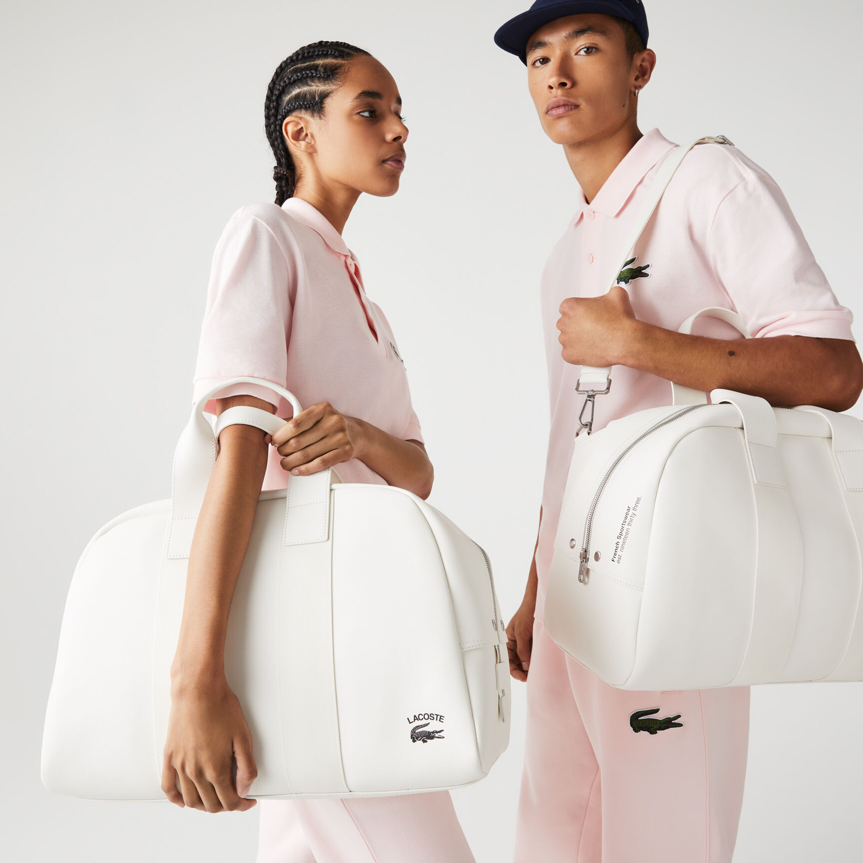 حقيبة لاكوست لعطلات نهاية الأسبوع من الجلد اللين للجنسين حقيبة لاكوست لعطلات نهاية الأسبوع من الجلد اللين للجنسين