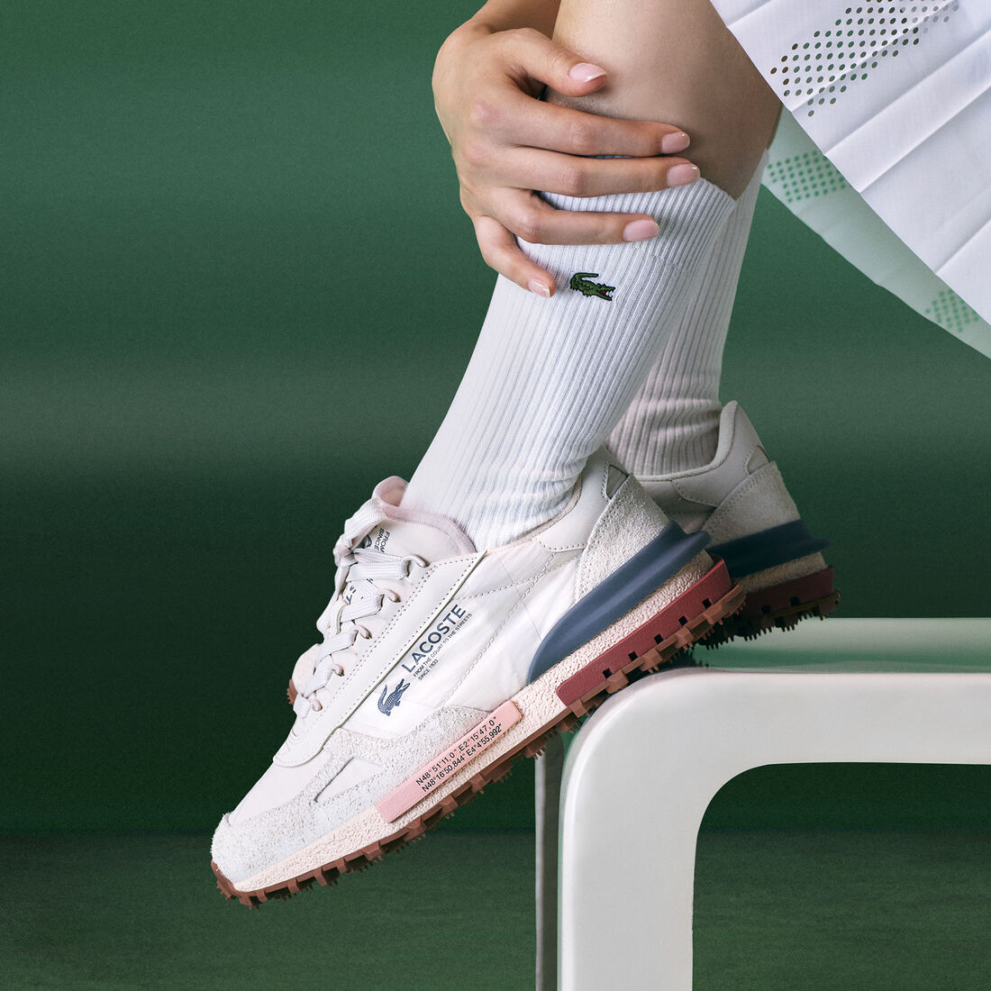 حذاء رياضي إيليت أكتف نسائي من الجلد حذاء رياضي إيليت أكتف نسائي من الجلد