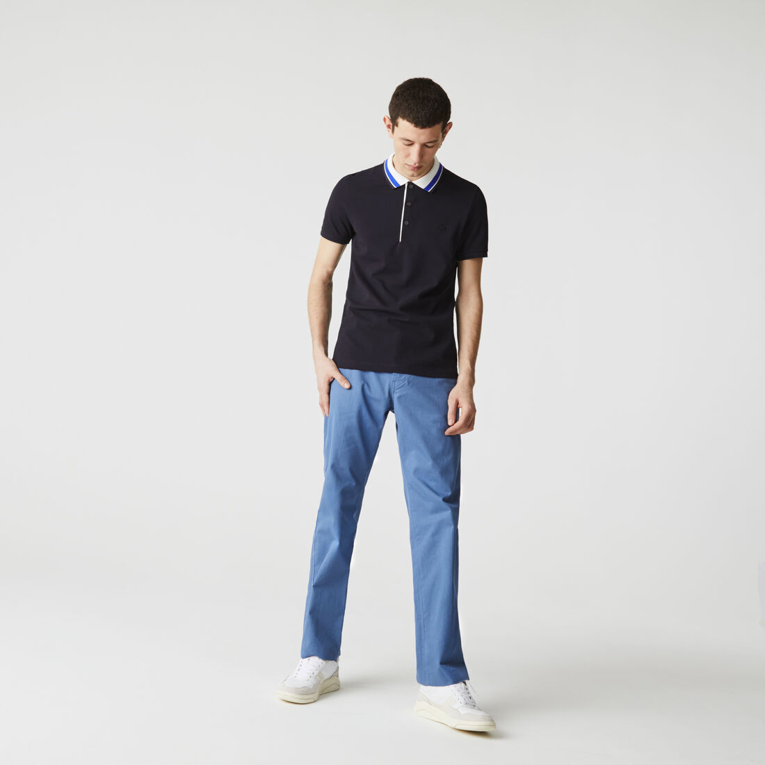 قميص بولو من بيكيه القطن للرجال بياقة مقلمة وقصة ضيقة قميص بولو من بيكيه القطن للرجال بياقة مقلمة وقصة ضيقة