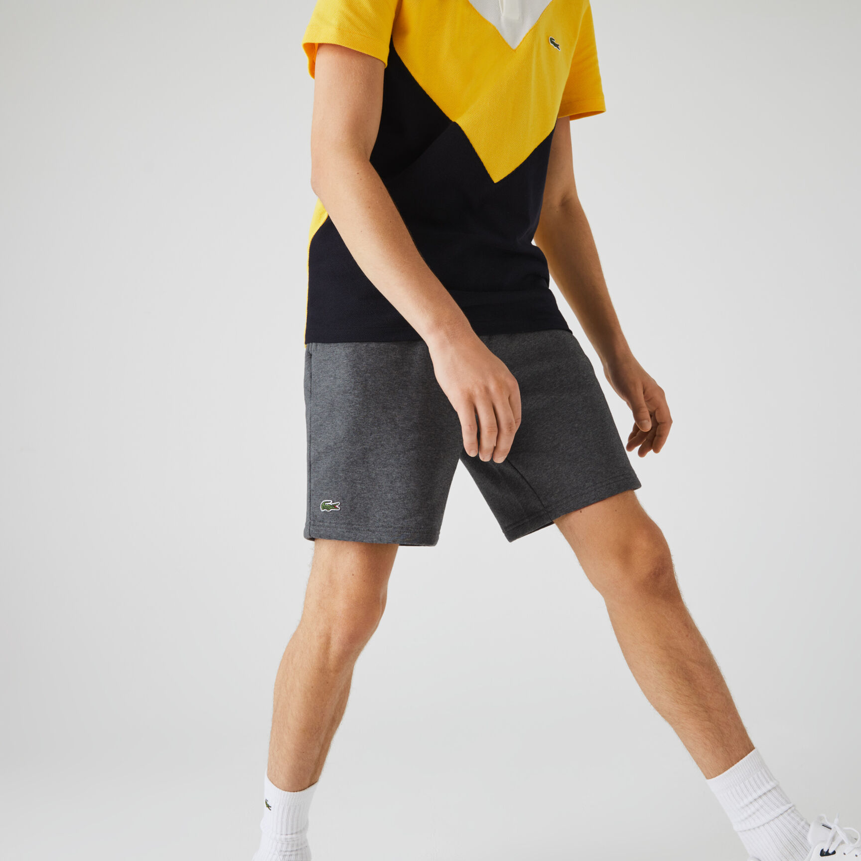 شورت من الصوف لرياضة التنس للرجال من مجموعة Lacoste SPORT شورت من الصوف لرياضة التنس للرجال من مجموعة Lacoste SPORT