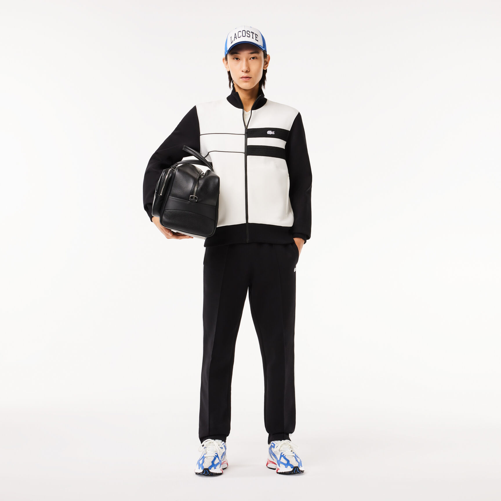 سويت شيرت باريسي بسحاب صناعة فرنسية سويت شيرت باريسي بسحاب صناعة فرنسية