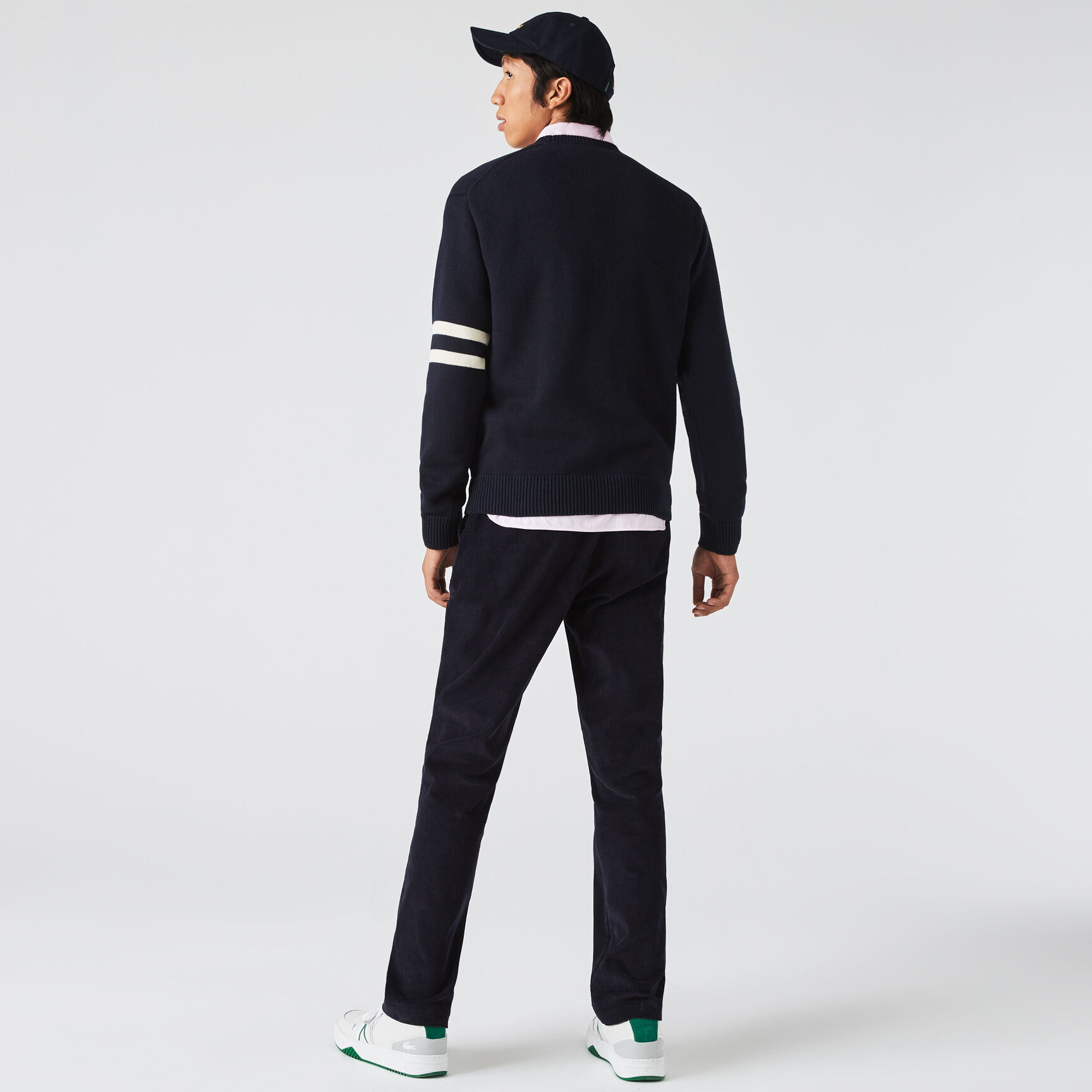 كنزة رجالية من الصوف والقطن برقبة دائرية