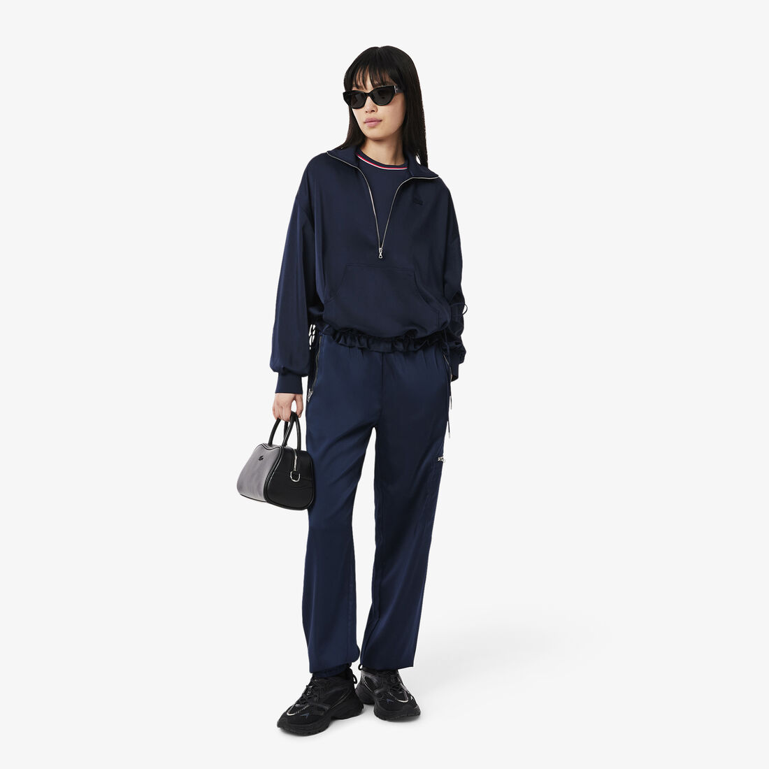 تي شيرت جيرسيه بلمسات متباينة تي شيرت جيرسيه بلمسات متباينة