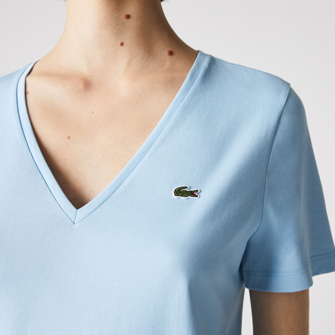 تي شيرت بقصّة عادية وطبعة مميزة لكلمة Lacoste تي شيرت بقصّة عادية وطبعة مميزة لكلمة Lacoste