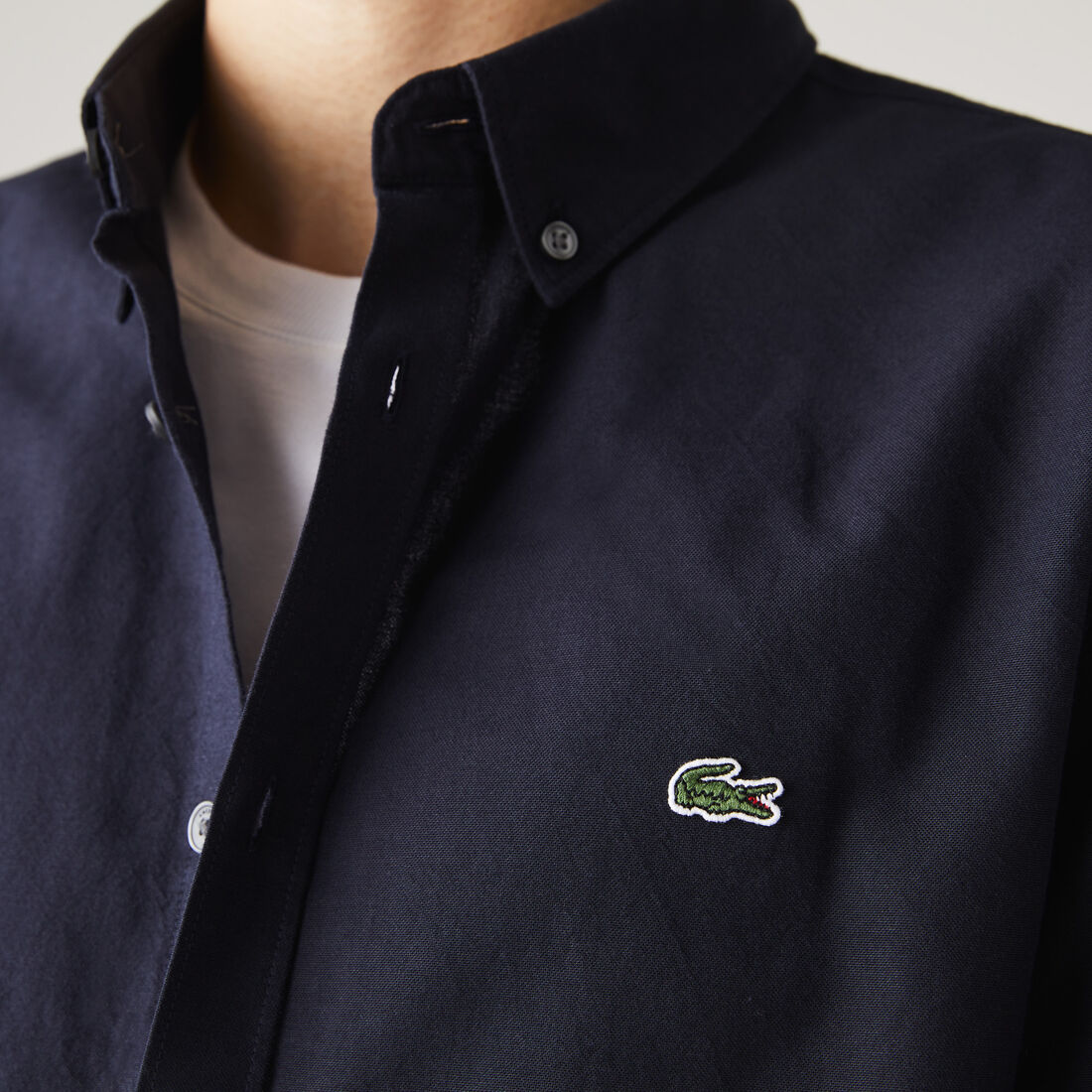 قميص من قطن أكسفورد المرن بقصة ضيقة للرجال قميص من قطن أكسفورد المرن بقصة ضيقة للرجال