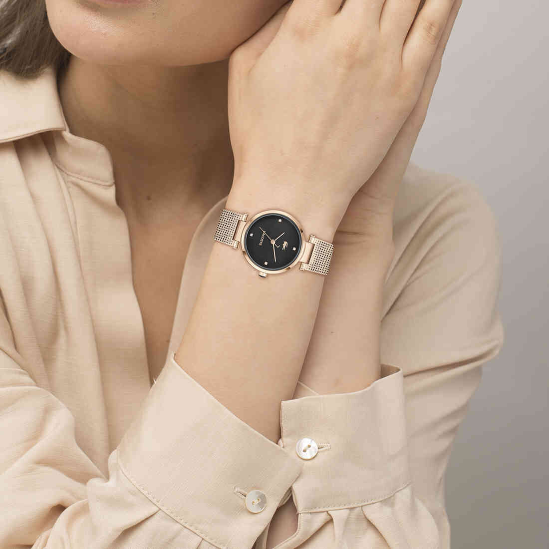 ساعة معدنية نسائية ساعة معدنية نسائية