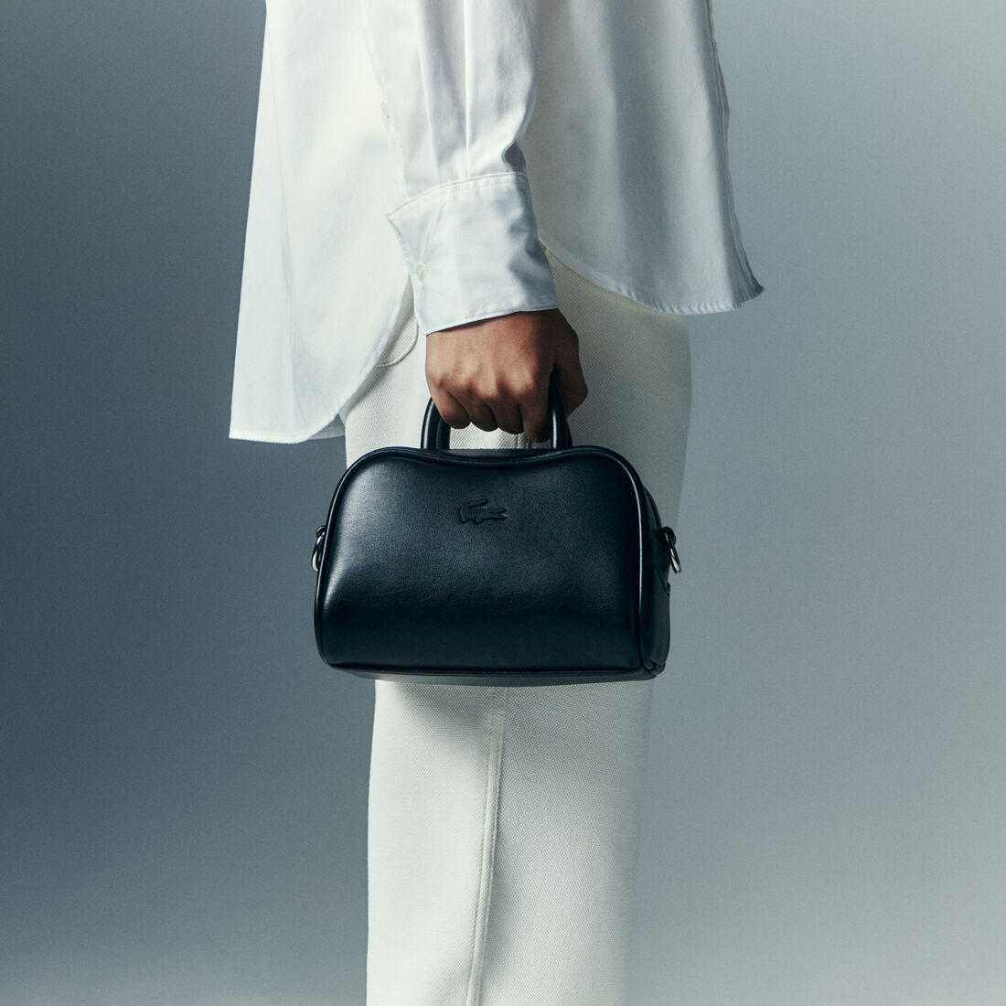 محفظة لورا جلدية صغيرة محفظة لورا جلدية صغيرة