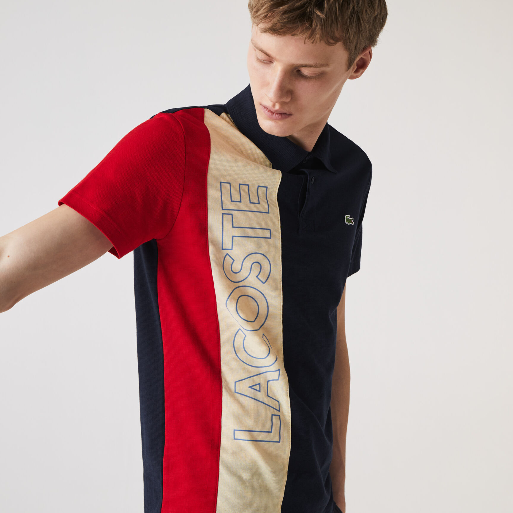 Men’s Lacoste Regular Fit Colourblock Ultra-Lightweight Knit Polo Shirt Men’s Lacoste Regular Fit Colourblock Ultra-Lightweight Knit Polo Shirt