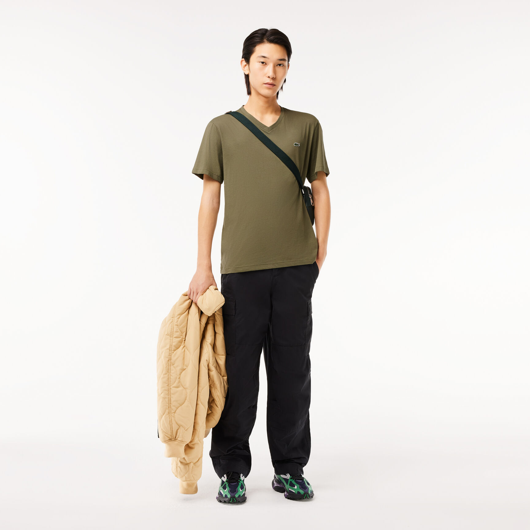 تيشيرت قطن بفتحة رقبة حرف V للرجال تيشيرت قطن بفتحة رقبة حرف V للرجال