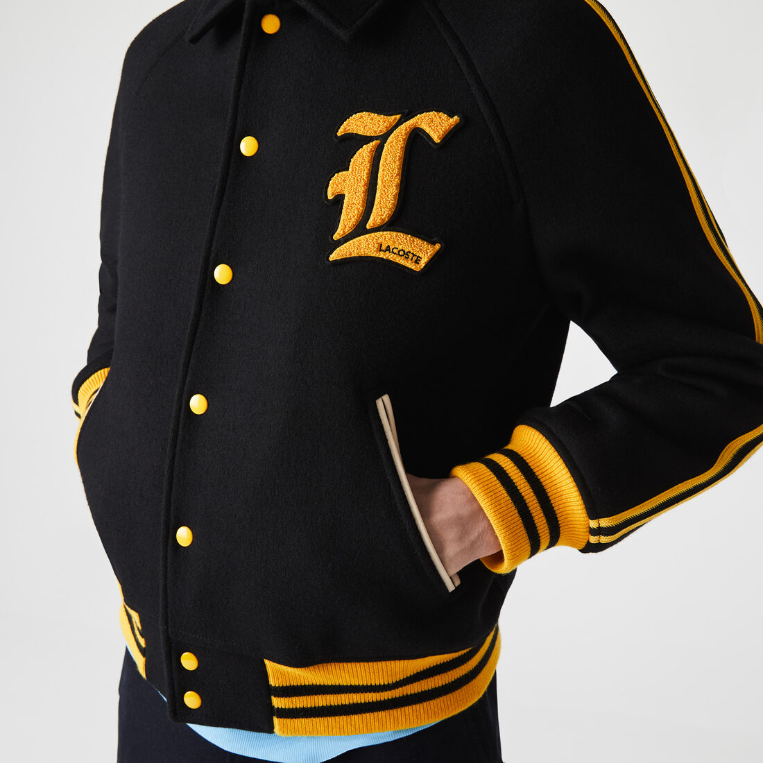 جاكيت من الصوف المخلوط بنمط تيدي من مجموعة Lacoste L!VE جاكيت من الصوف المخلوط بنمط تيدي من مجموعة Lacoste L!VE