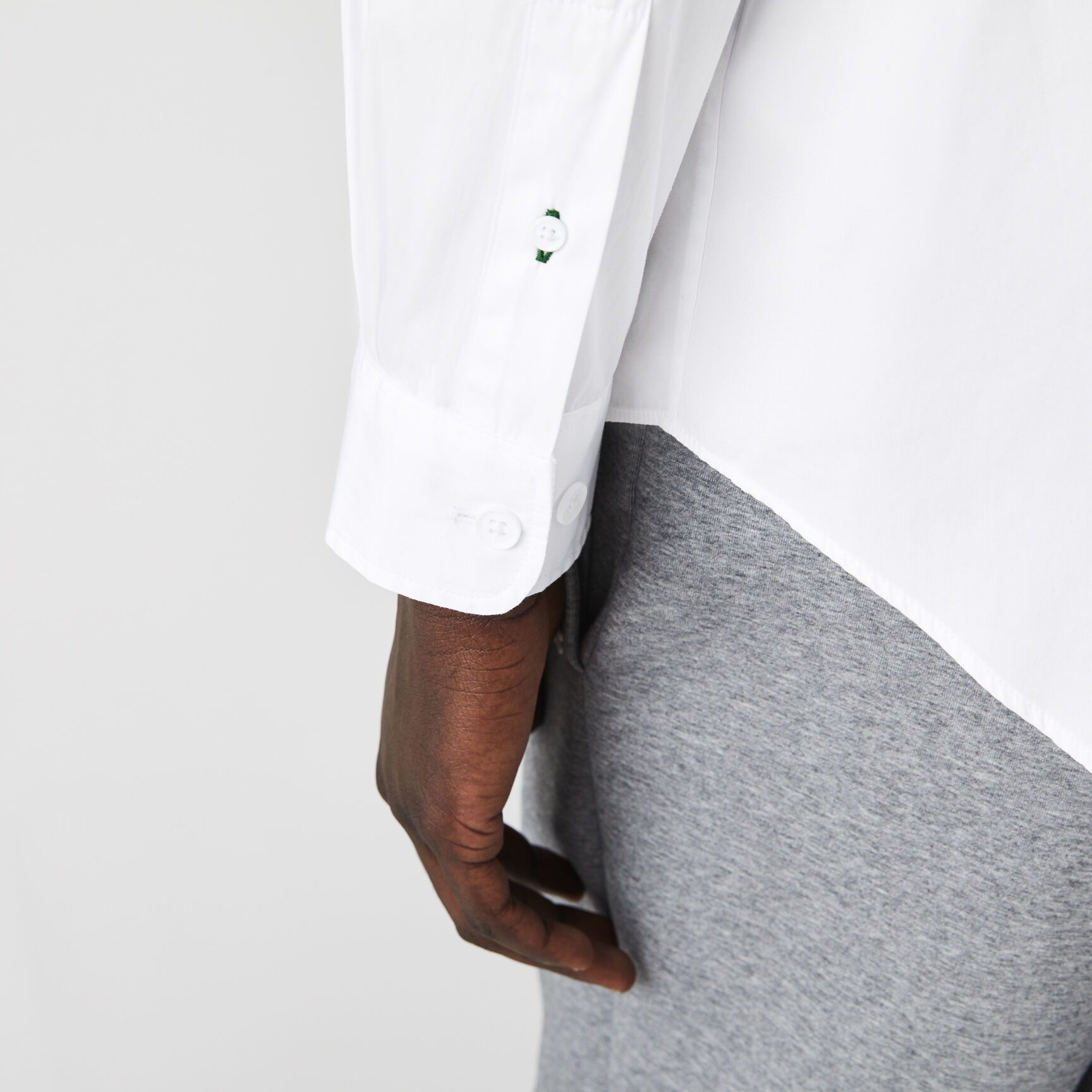 قميص Lacoste L!VE بقصّة مريحة بطبعات Poplin قميص Lacoste L!VE بقصّة مريحة بطبعات Poplin