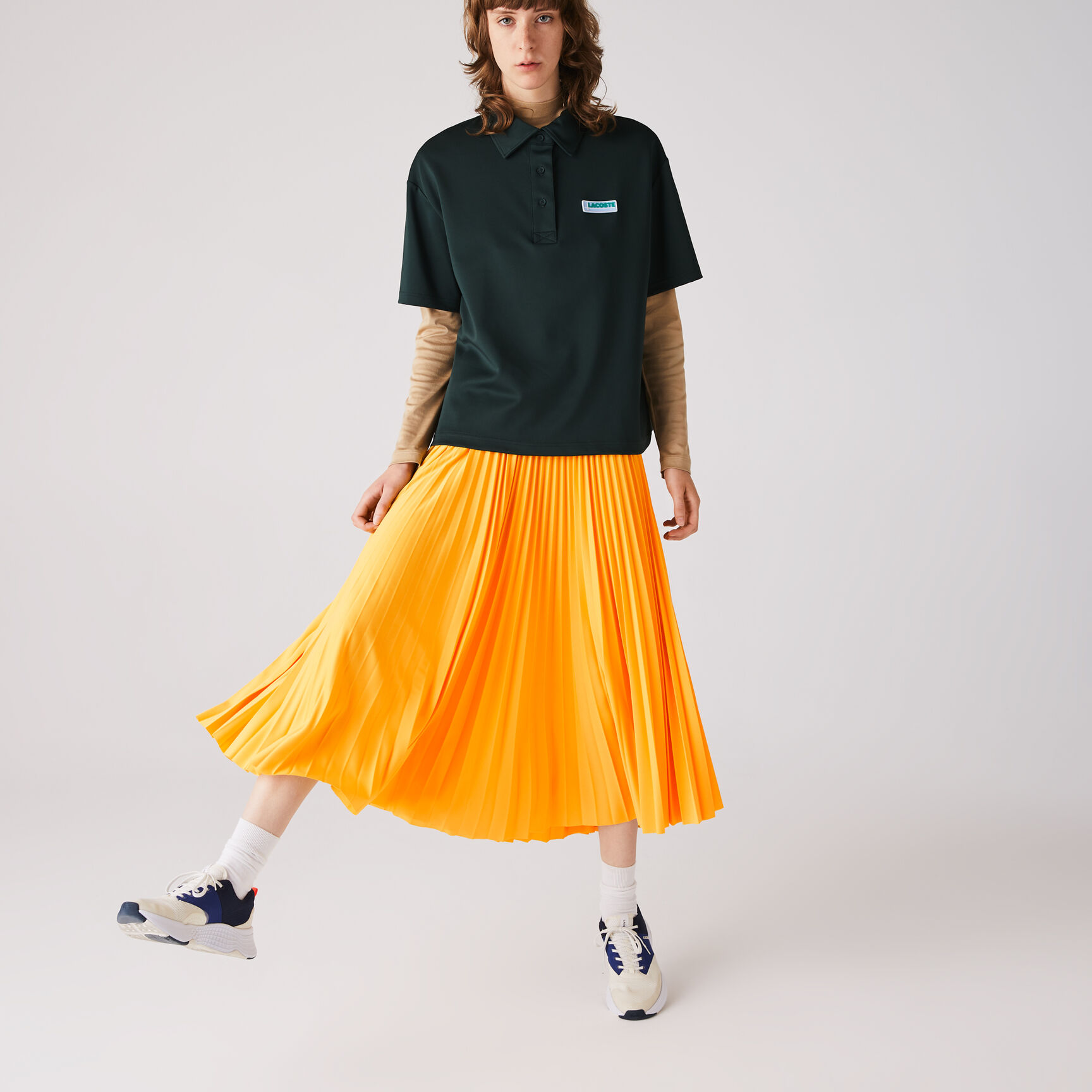 تنورة بطيات مطاطية مزينة بالعلامة التجارية للنساء تنورة بطيات مطاطية مزينة بالعلامة التجارية للنساء