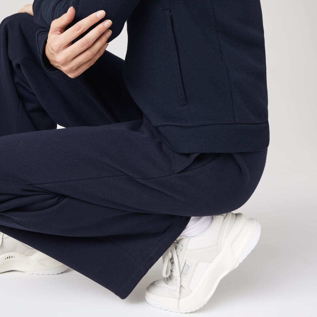 سويت شيرت للتنس من الصوف بسحاب وغطاء رأس مجموعة Lacoste SPORT للنساء سويت شيرت للتنس من الصوف بسحاب وغطاء رأس مجموعة Lacoste SPORT للنساء