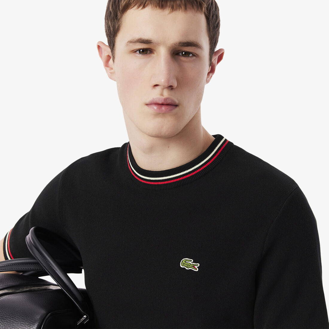 تي شيرت مخطط كلاسيكي بقصّة كلاسيكية تي شيرت مخطط كلاسيكي بقصّة كلاسيكية