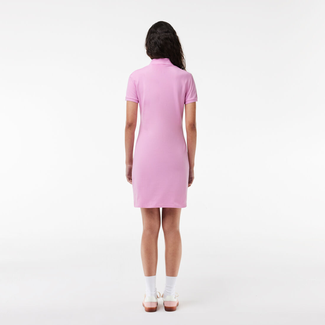 فستان بولو من بيتي بيكيه مطاطي بقصة ضيقة فستان بولو من بيتي بيكيه مطاطي بقصة ضيقة