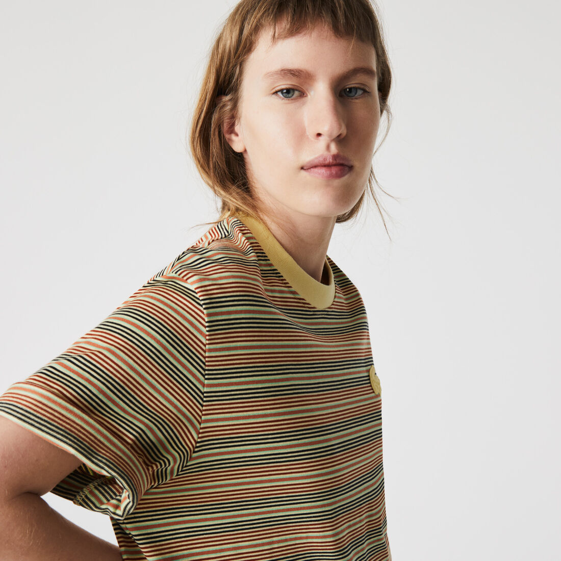 تي شيرت قطني مقلم للجنسين بفتحة رقبة مستديرة وقصة فضفاضة مجموعة Lacoste LIVE تي شيرت قطني مقلم للجنسين بفتحة رقبة مستديرة وقصة فضفاضة مجموعة Lacoste LIVE