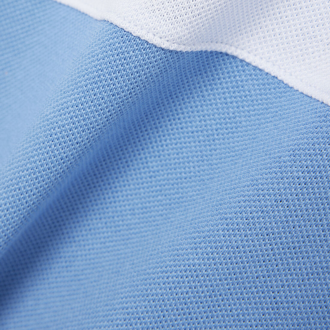 قميص بولو بيتي بيكيه بتصميم ملون قميص بولو بيتي بيكيه بتصميم ملون