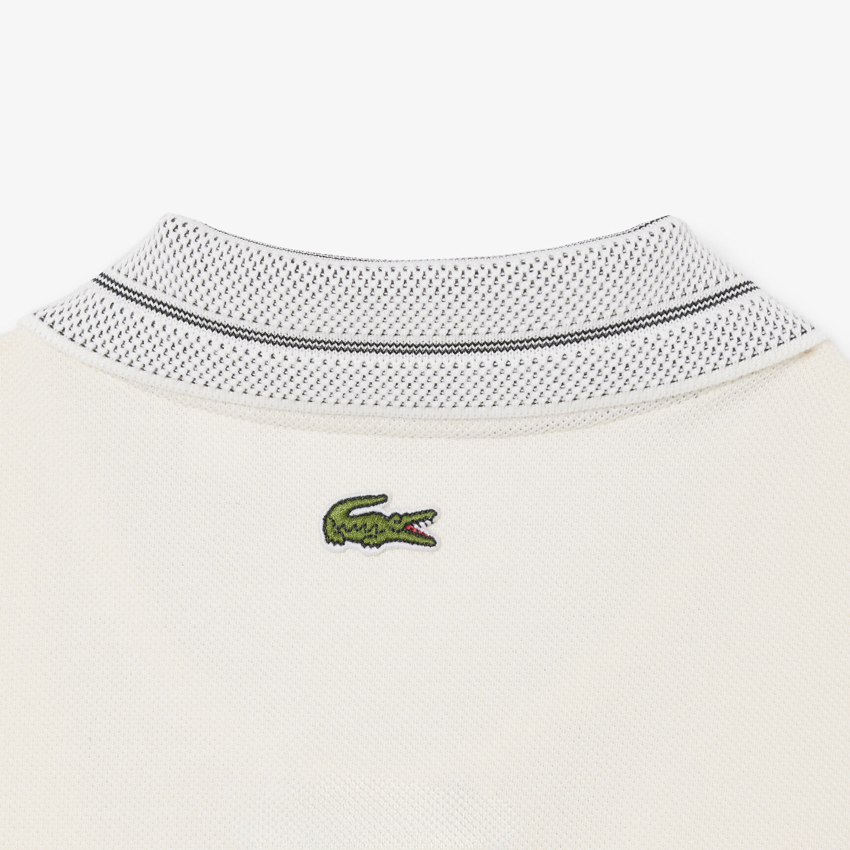 قميص بولو كلاسيكي بشعار الماركة فرنسي الصنع