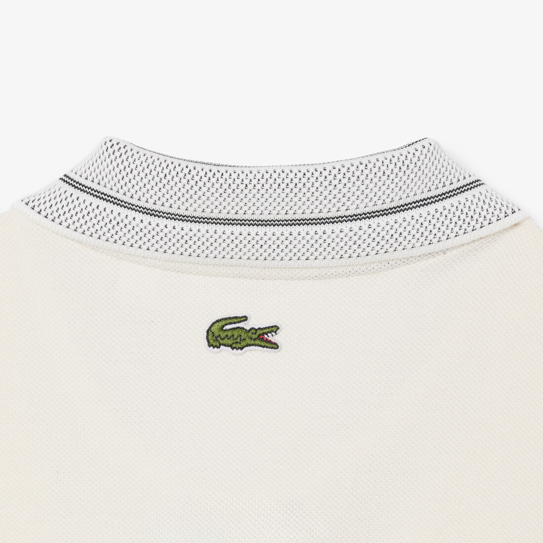 قميص بولو كلاسيكي بشعار الماركة فرنسي الصنع قميص بولو كلاسيكي بشعار الماركة فرنسي الصنع