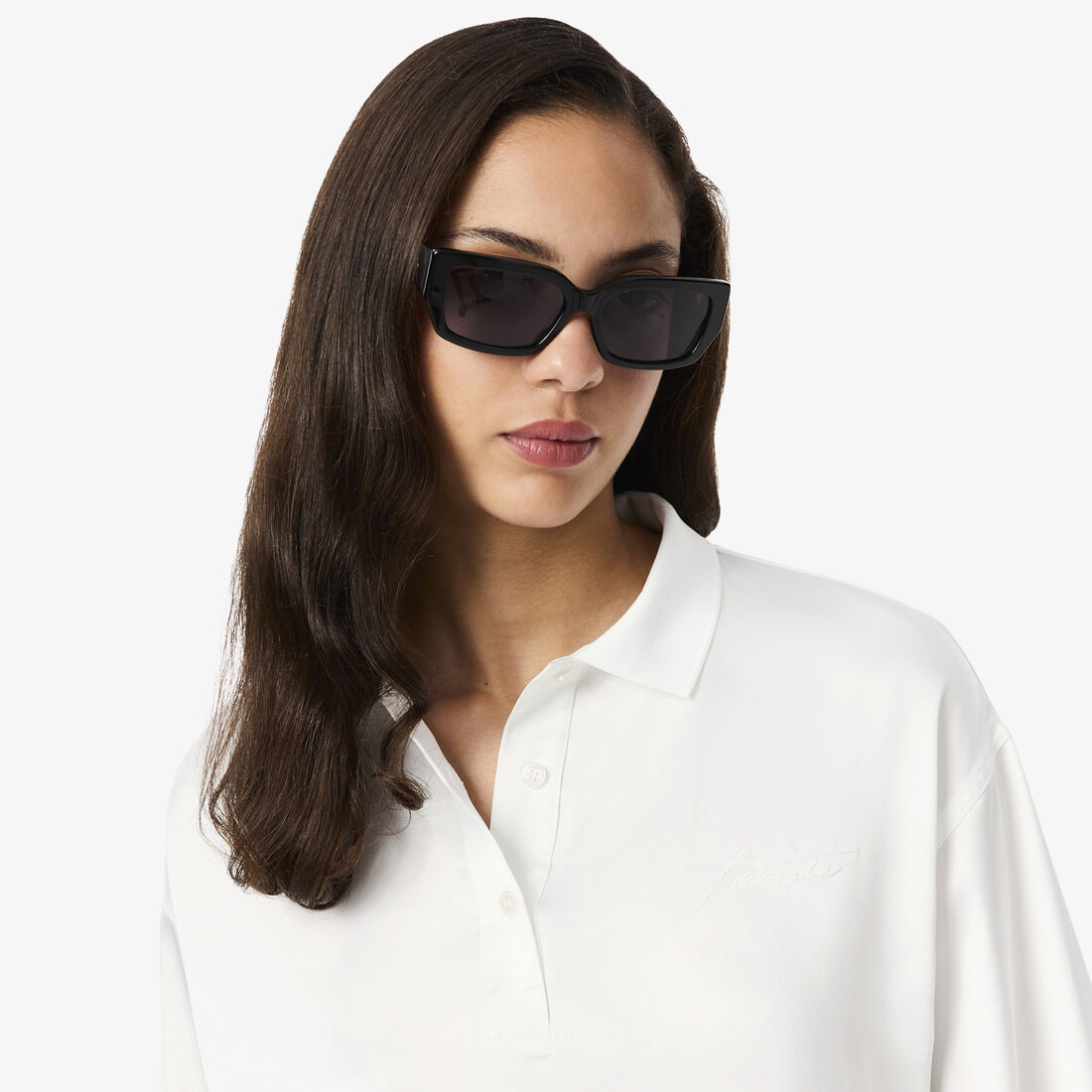 قميص بولو ساتان كبير الحجم بأكمام طويلة قميص بولو ساتان كبير الحجم بأكمام طويلة