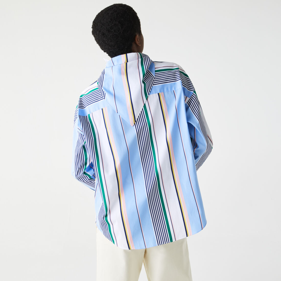 قميص قطني مقلم للنساء قصة كلاسيكية مع ياقة وشاح مجموعة Lacoste LIVE قميص قطني مقلم للنساء قصة كلاسيكية مع ياقة وشاح مجموعة Lacoste LIVE