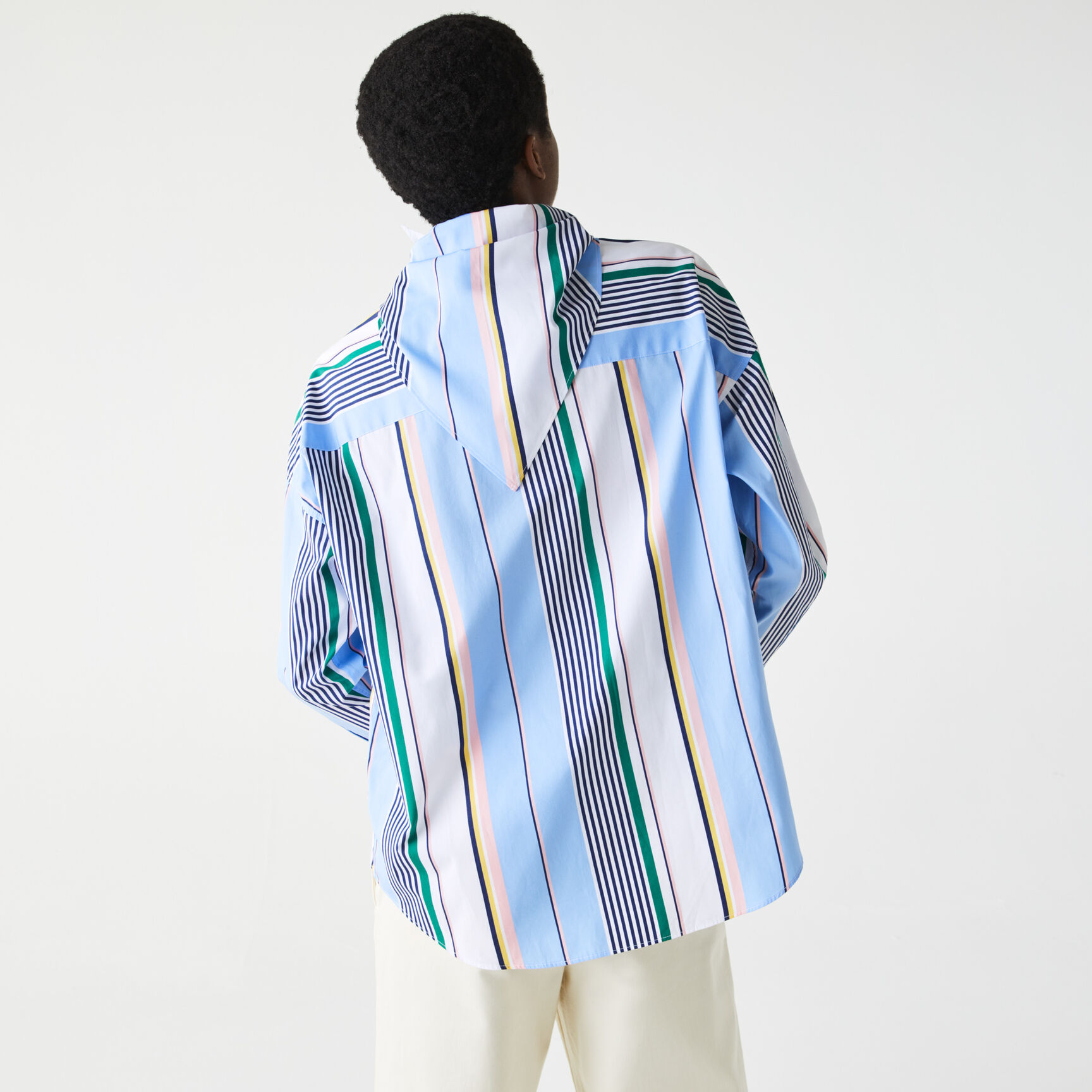 قميص قطني مقلم للنساء قصة كلاسيكية مع ياقة وشاح مجموعة Lacoste LIVE قميص قطني مقلم للنساء قصة كلاسيكية مع ياقة وشاح مجموعة Lacoste LIVE