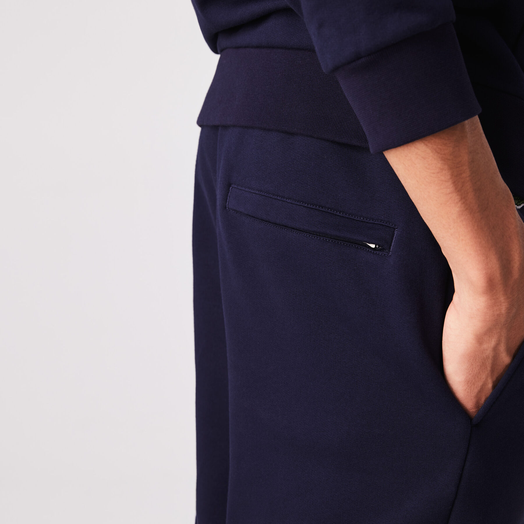 لاكوست بذلة رياضية صوف من مجموعة lacoste sport مع توقيع العلامة التجارية للرجال