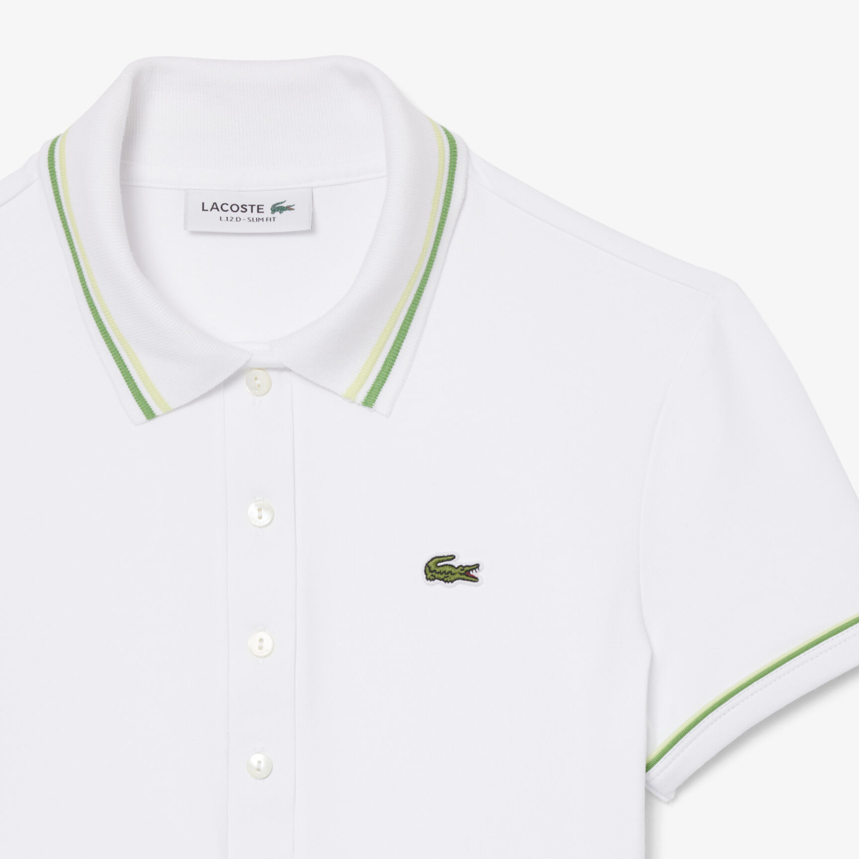 تيشيرت بولو L.12.D بقصة ضيقة وتفاصيل أنيقة