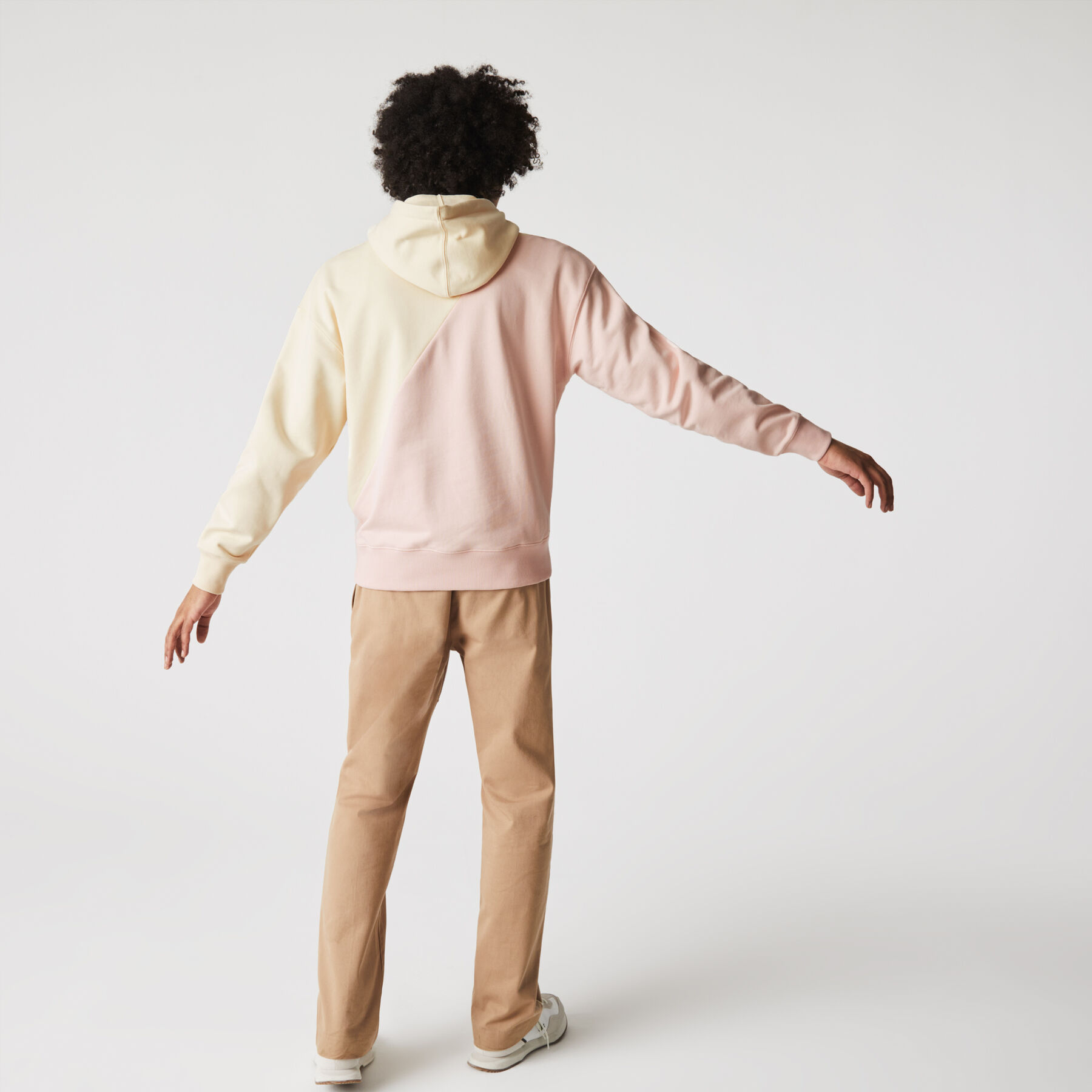 سويت شيرت صوف مزدوج اللون بغطاء رأس وقصة فضفاضة للجنسين مجموعة Lacoste LIVE لاكوست سويت شيرت صوف مزدوج اللون بغطاء رأس وقصة فضفاضة للجنسين مجموعة lacoste live