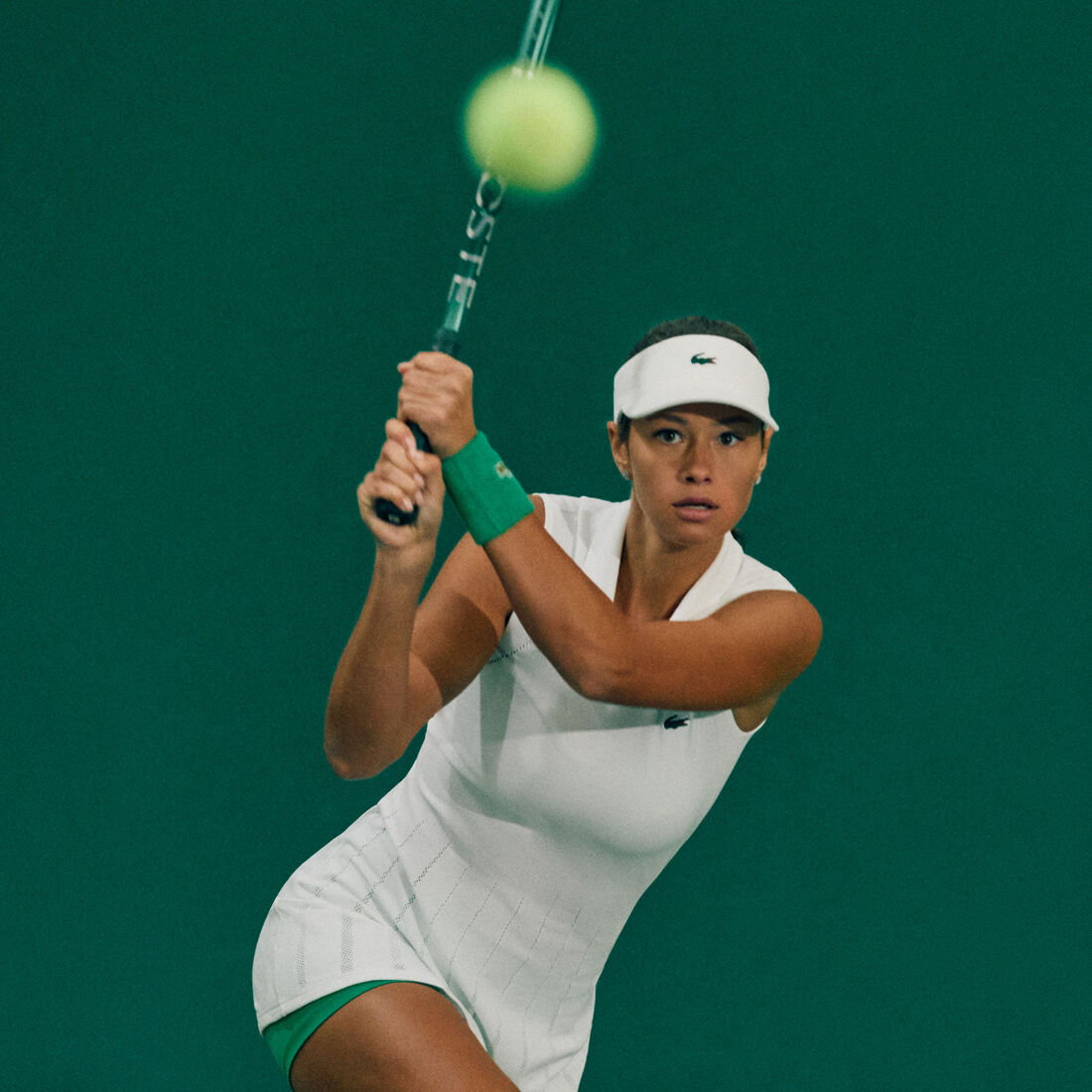 فستان تنس مطاطي وشورت فستان تنس مطاطي وشورت