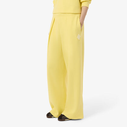 بنطال رياضي واسع