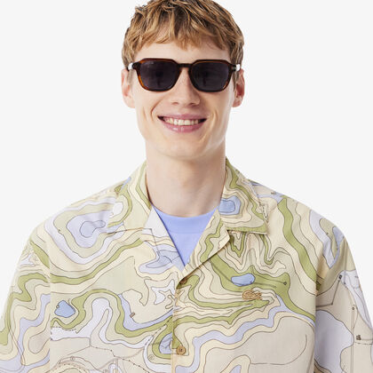 قميص مريح بأكمام قصيرة