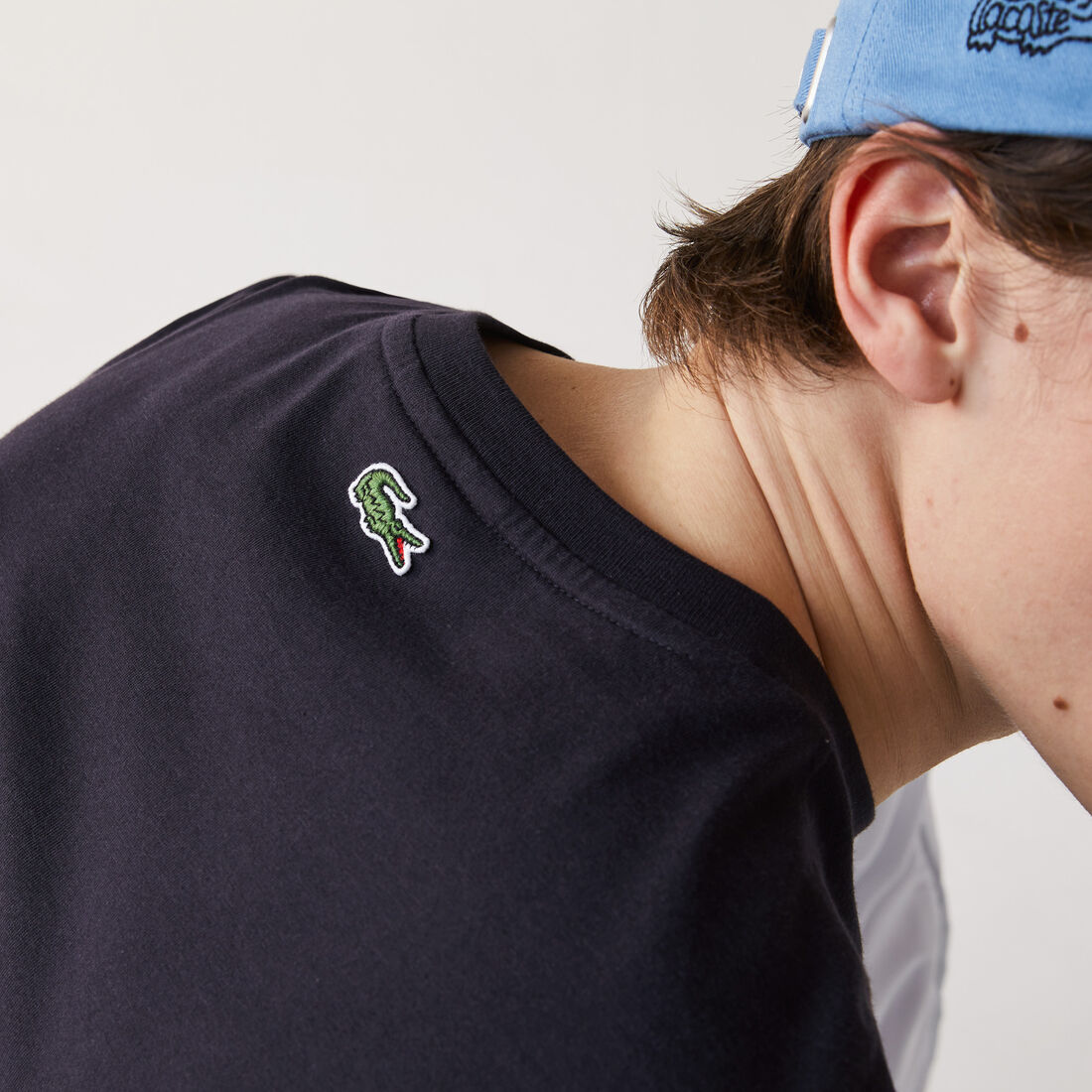 تي شيرت قطن بفتحة رقبة مستديرة للرجال وتطريز التمساح تي شيرت قطن بفتحة رقبة مستديرة للرجال وتطريز التمساح