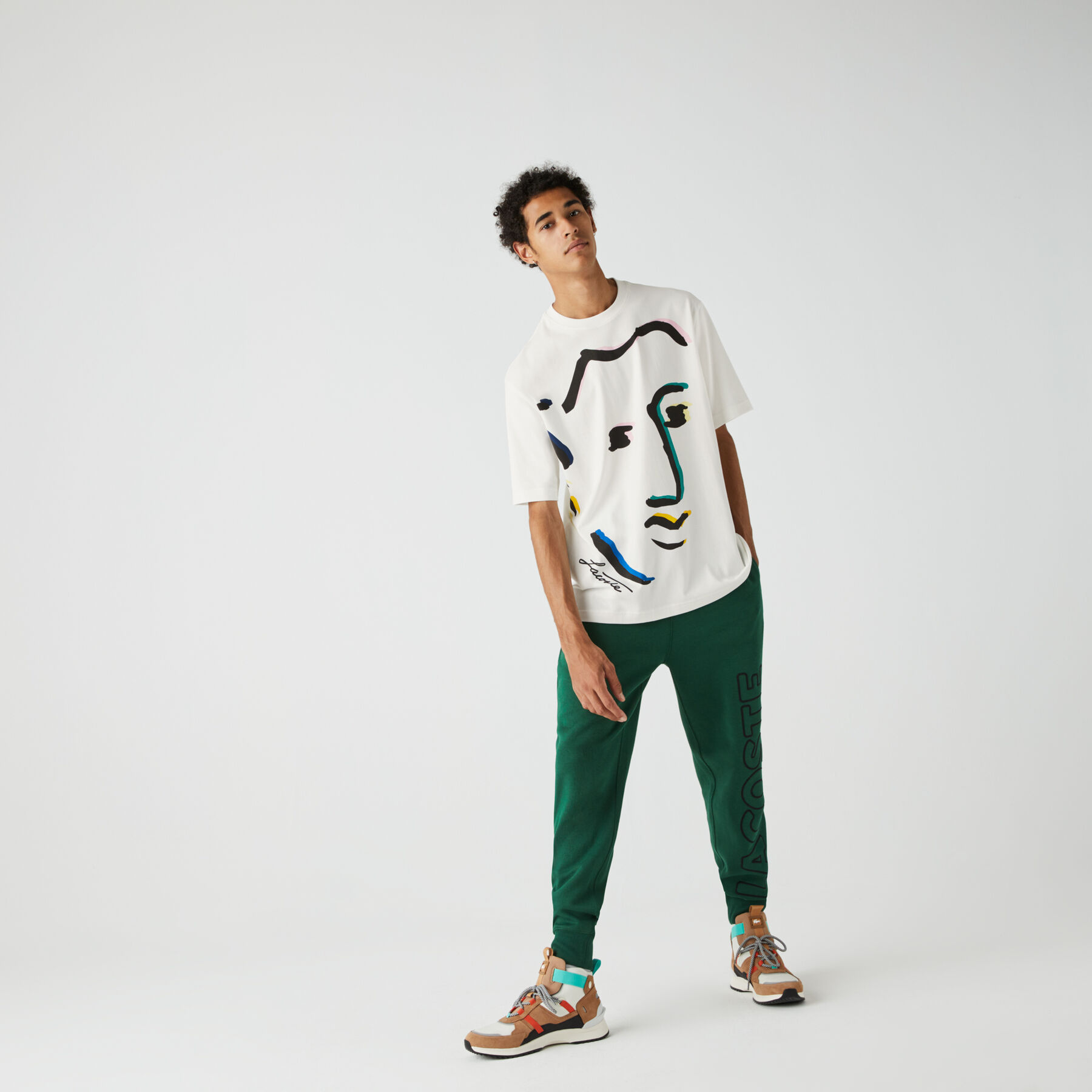 لاكوست تي شيرت قطن مع طبعة وجه مميزة من مجموعة lacoste live للجنسين