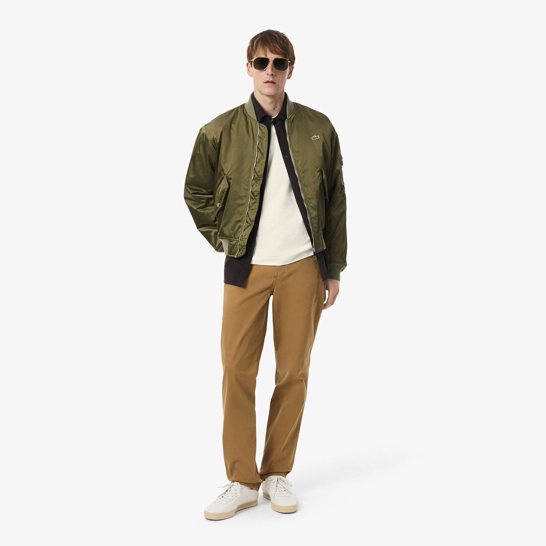 تي شيرت فرنسي الصنع مخطط الرقبة تي شيرت فرنسي الصنع مخطط الرقبة