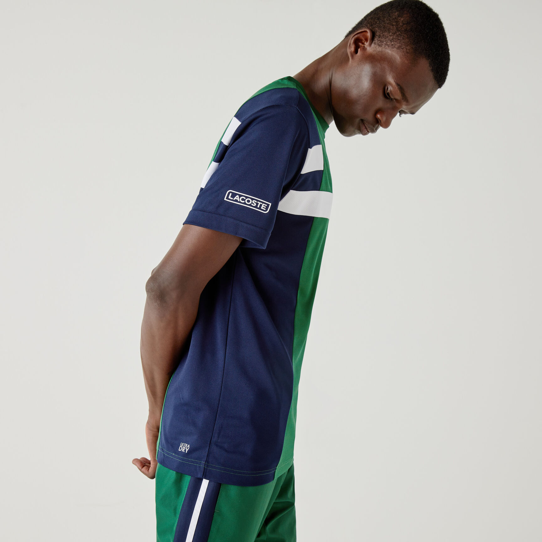 تي شيرت للتنس من البيكيه المسامي مع كتل لونية مجموعة Lacoste SPORT للرجال