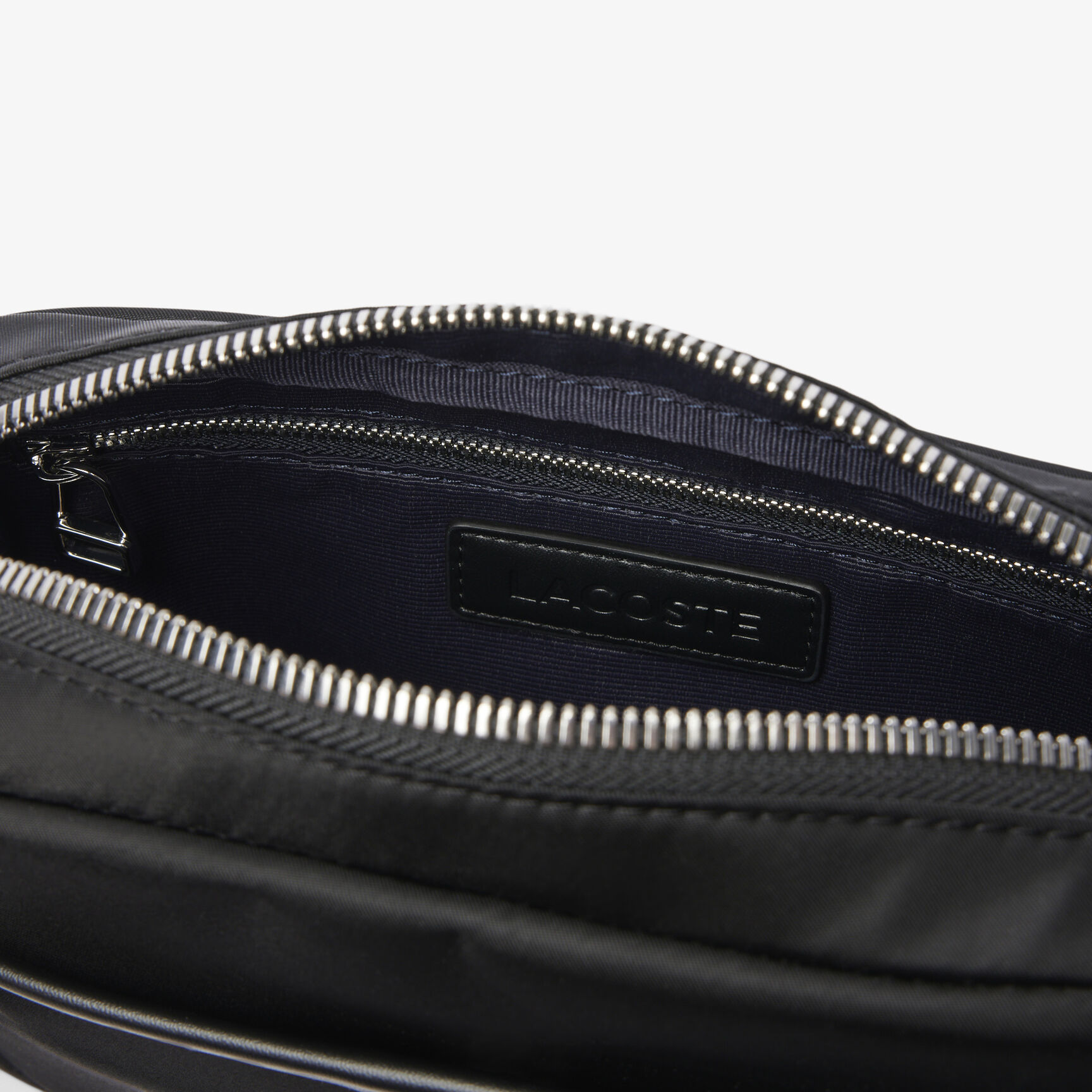 حقيبة لاكوست الكلاسيكية