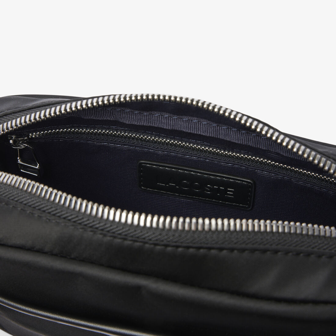 حقيبة لاكوست الكلاسيكية حقيبة لاكوست الكلاسيكية