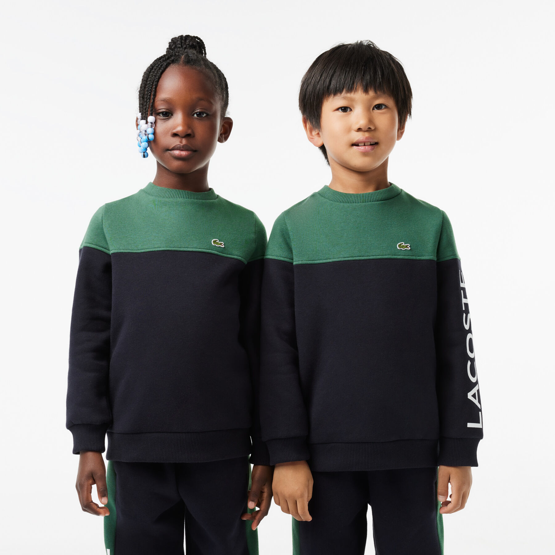 لاكوست سويت شيرت رياضي بطبعة مميزة لكلمة lacoste