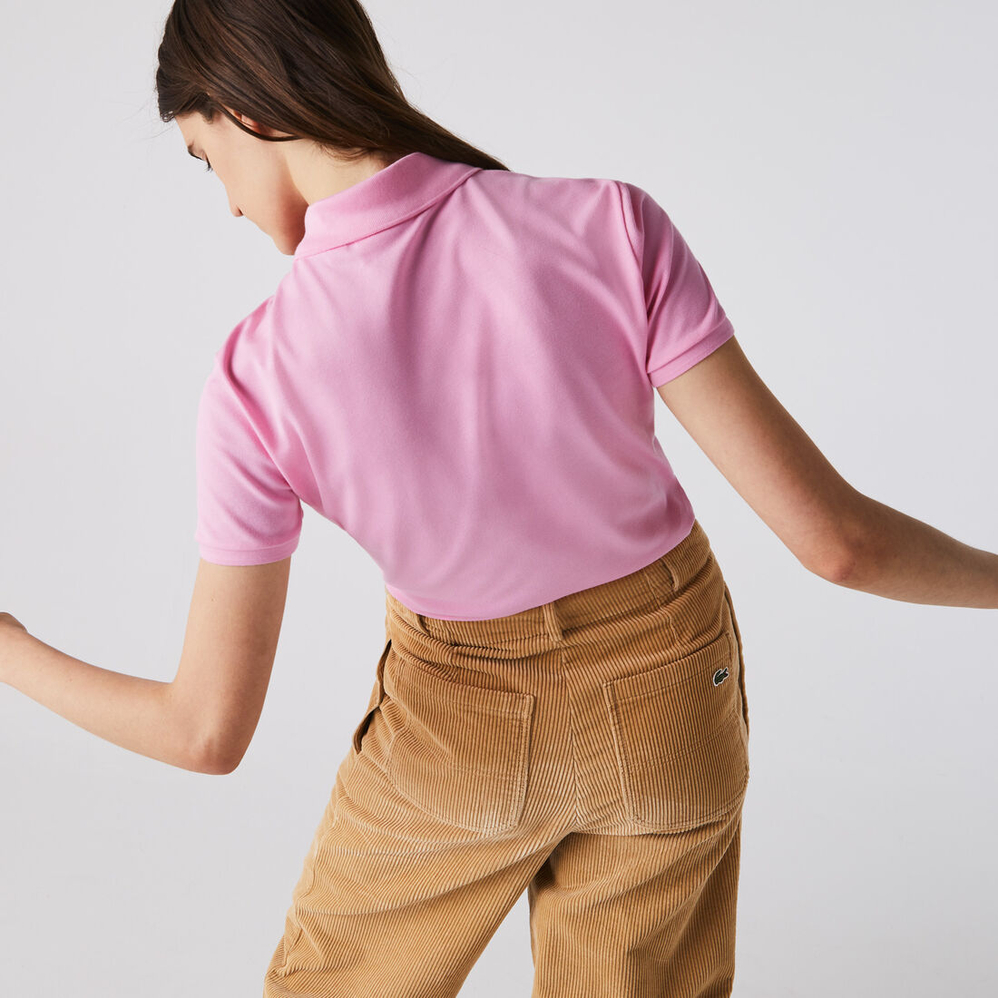 تيشيرت بولو L.12.D بقصة ضيقة من قماش بيتي بيكيه المطاطي تيشيرت بولو L.12.D بقصة ضيقة من قماش بيتي بيكيه المطاطي