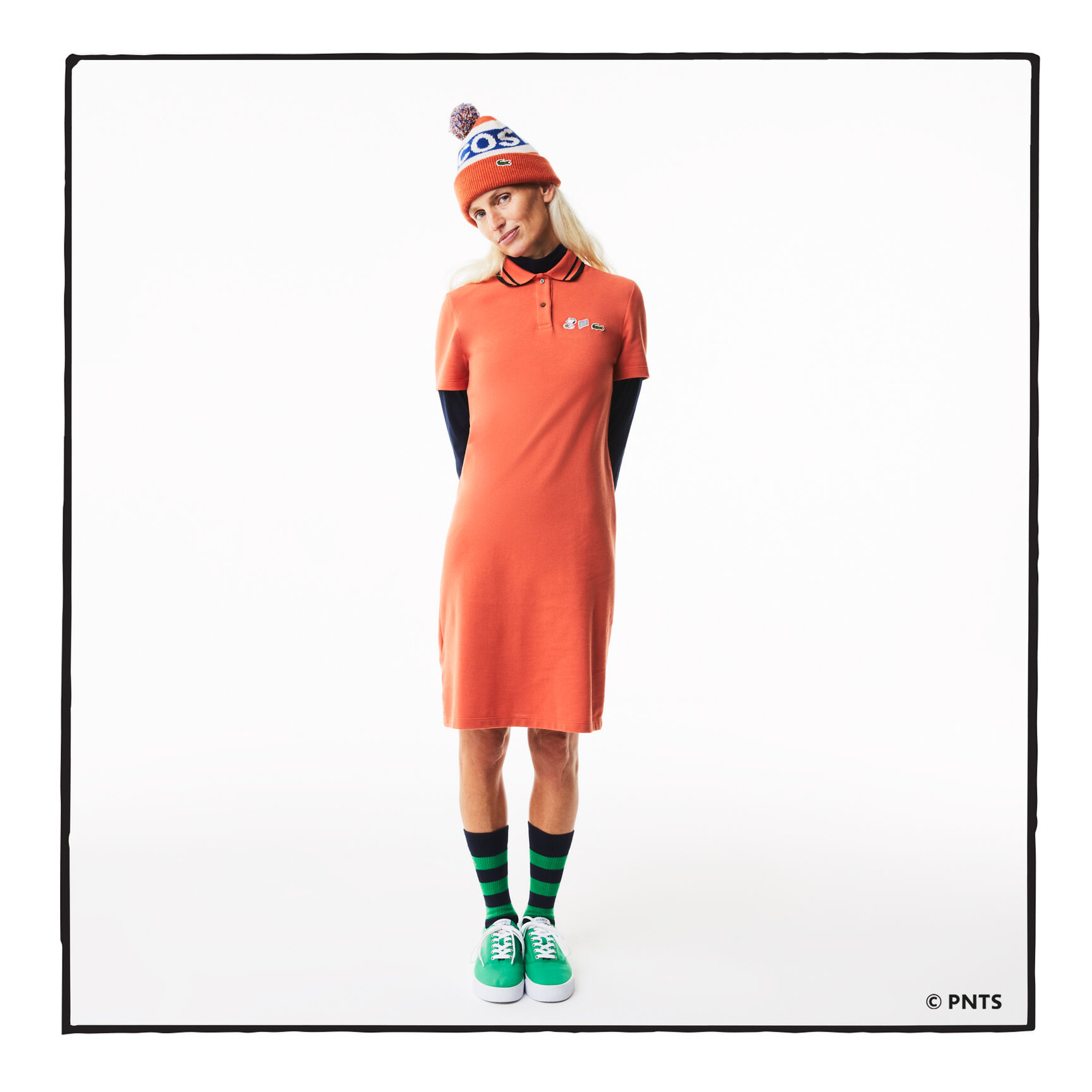 فستان بولو نسائي من القطن العضوي من مجموعة Lacoste x Peanuts