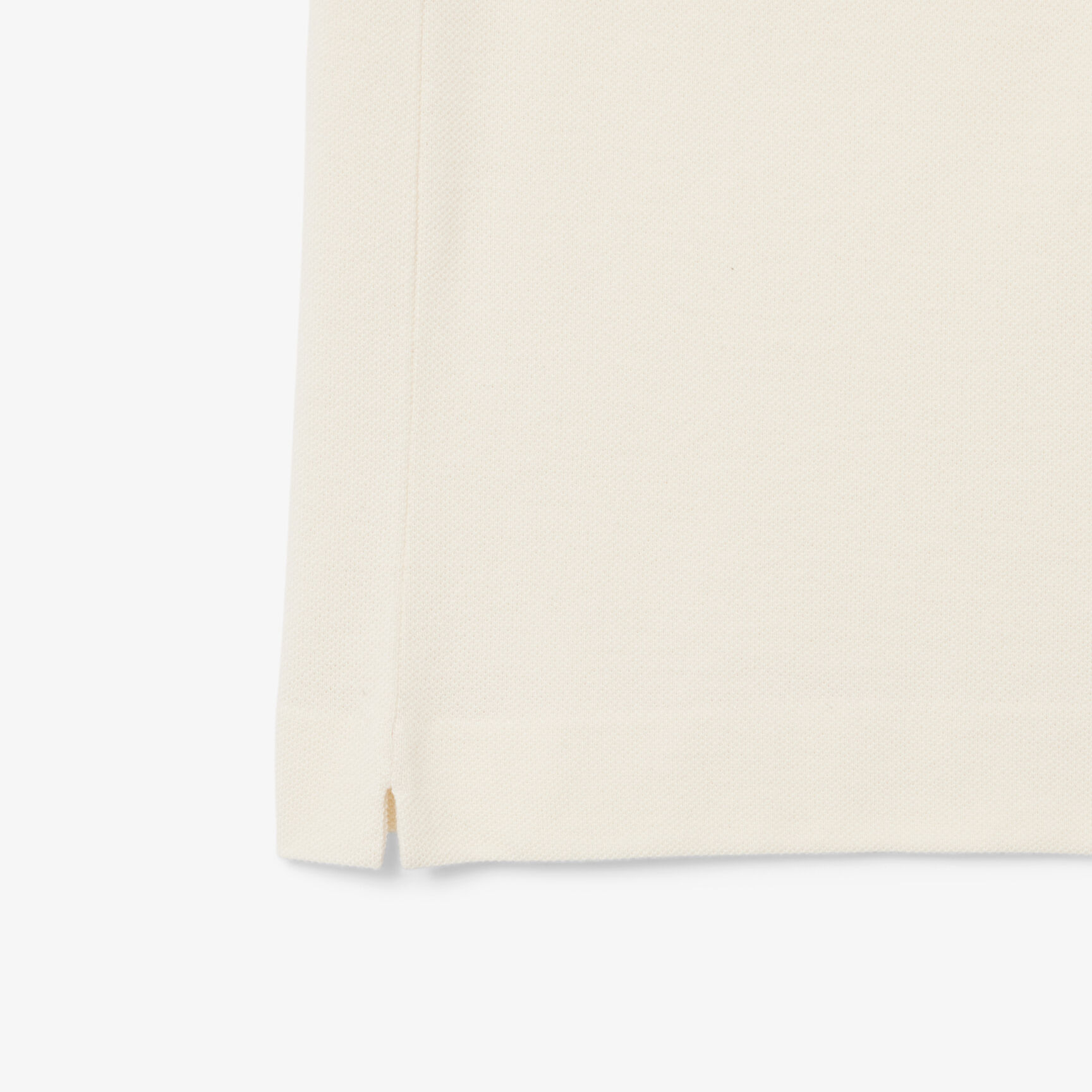 قميص بولو L.12.12 بقصة كلاسيكية صناعة فرنسية