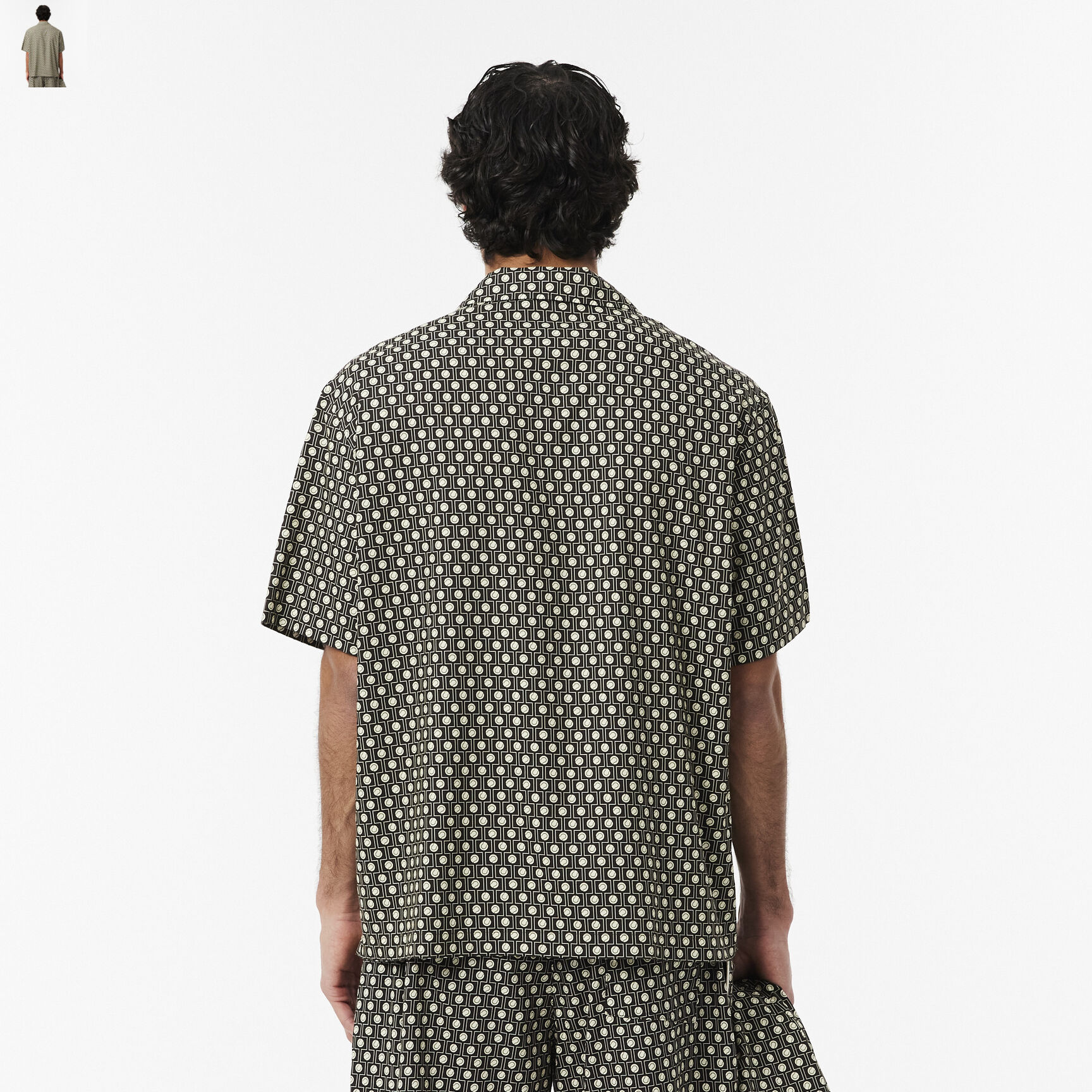 قميص قصير الأكمام بقصة مريحة قميص قصير الأكمام بقصة مريحة