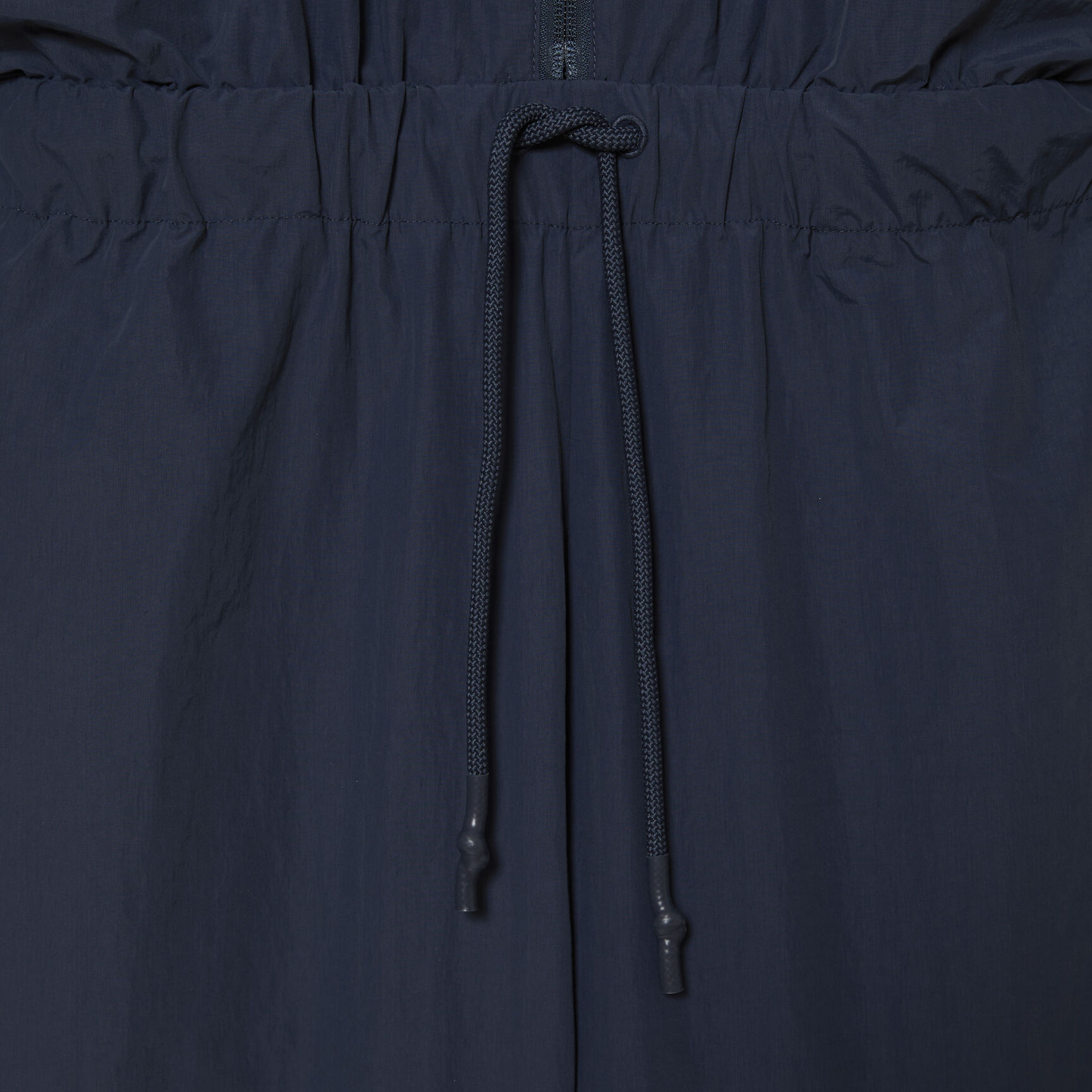 جمبسوت لاكوست نايلون بسحّاب للنساء جمبسوت لاكوست نايلون بسحّاب للنساء