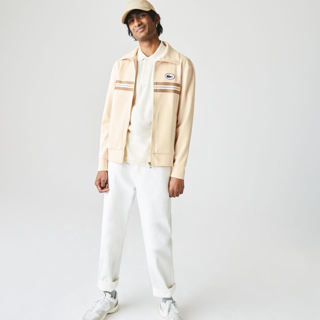 سويت شيرت بسحاب للرجال مع شريط مقلم وشارة من ثرات العلامة سويت شيرت بسحاب للرجال مع شريط مقلم وشارة من ثرات العلامة