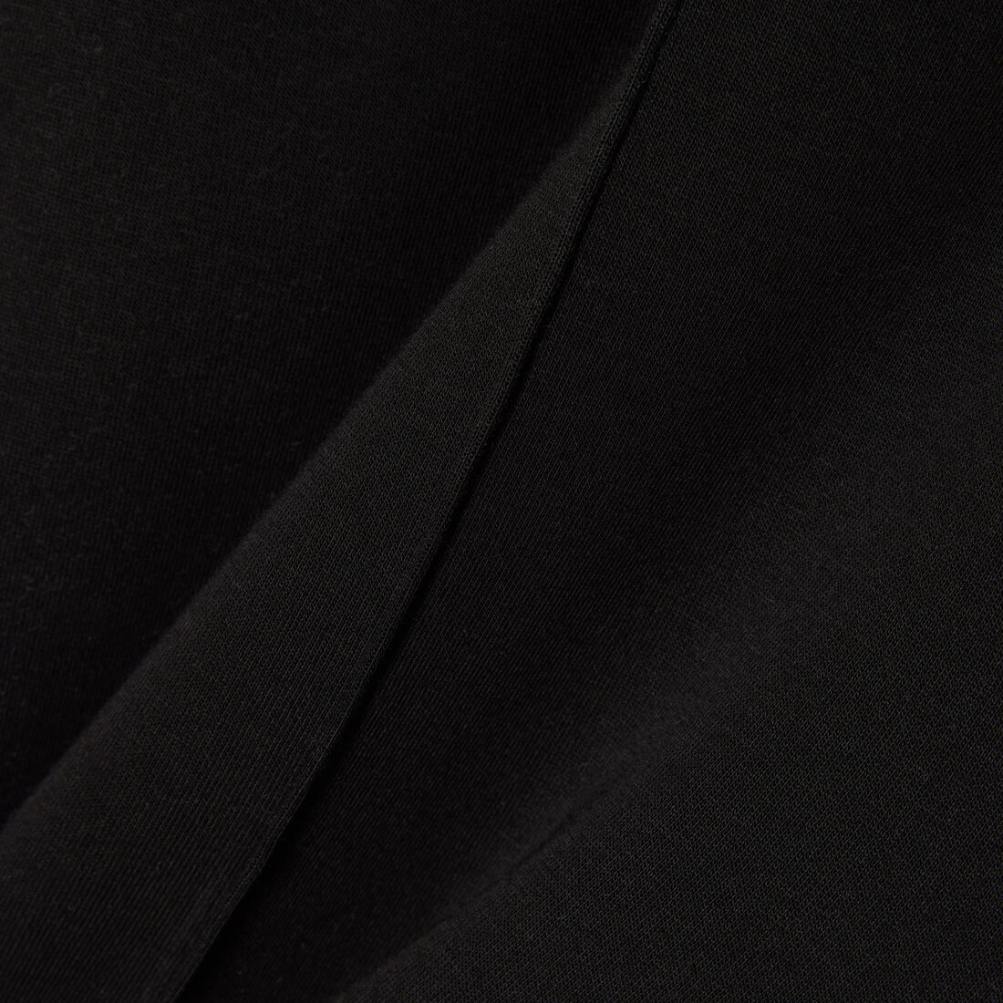 بنطال رياضي واسع من الجيرسيه بنطال رياضي واسع من الجيرسيه