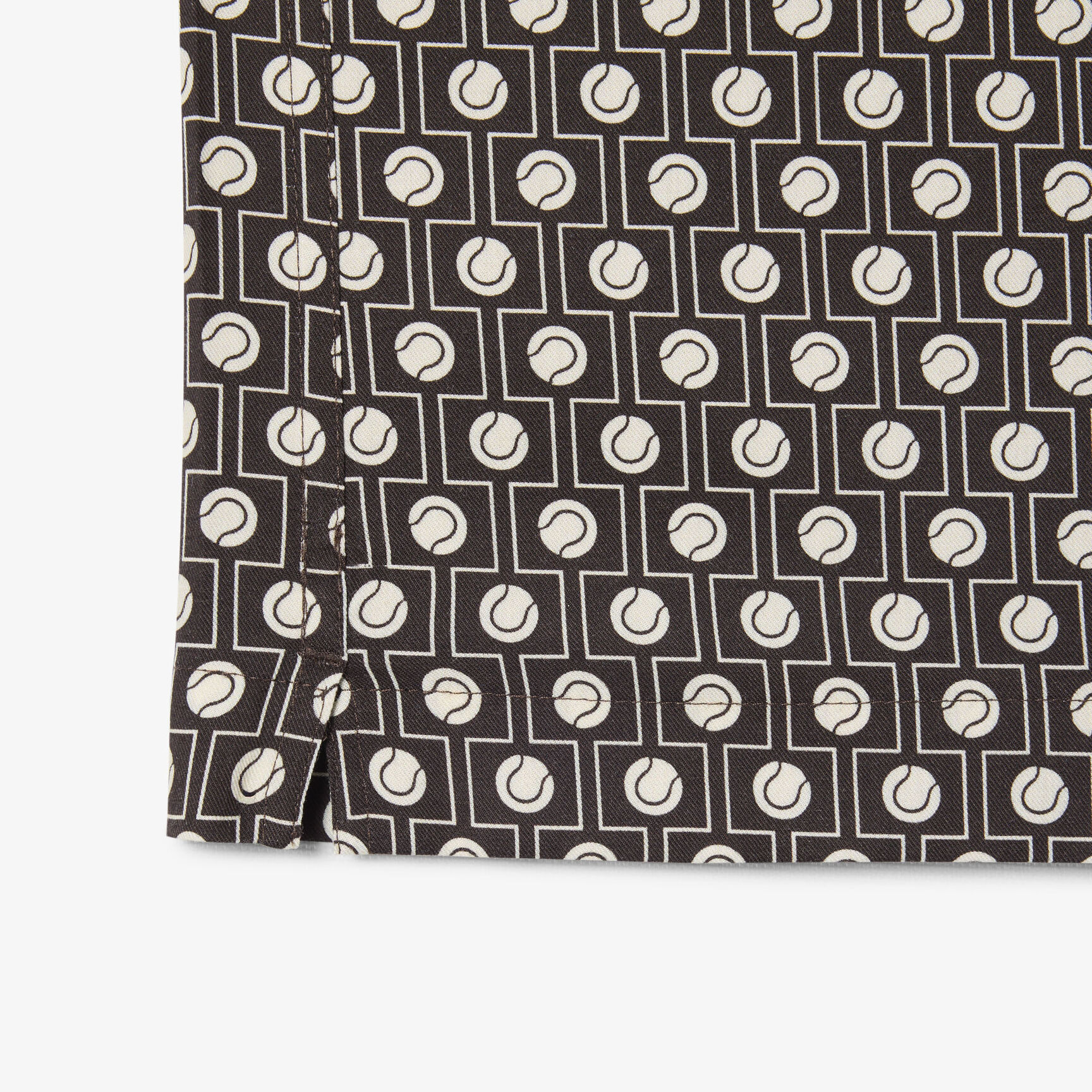 قميص قصير الأكمام بقصة مريحة قميص قصير الأكمام بقصة مريحة