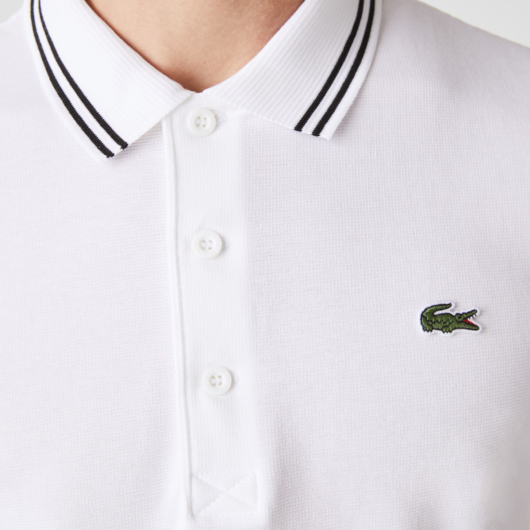 قميص بولو من القطن خفيف الوزن مع تفاصيل بلون مغاير من مجموعة Lacoste SPORT للرجال قميص بولو من القطن خفيف الوزن مع تفاصيل بلون مغاير من مجموعة Lacoste SPORT للرجال